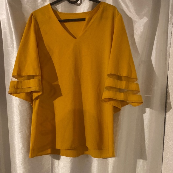 Women’s top - Picture 1 of 1